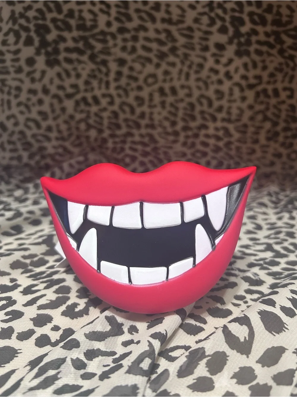 Thrills & Chills Vinyl Dracula Lips (Dog)
